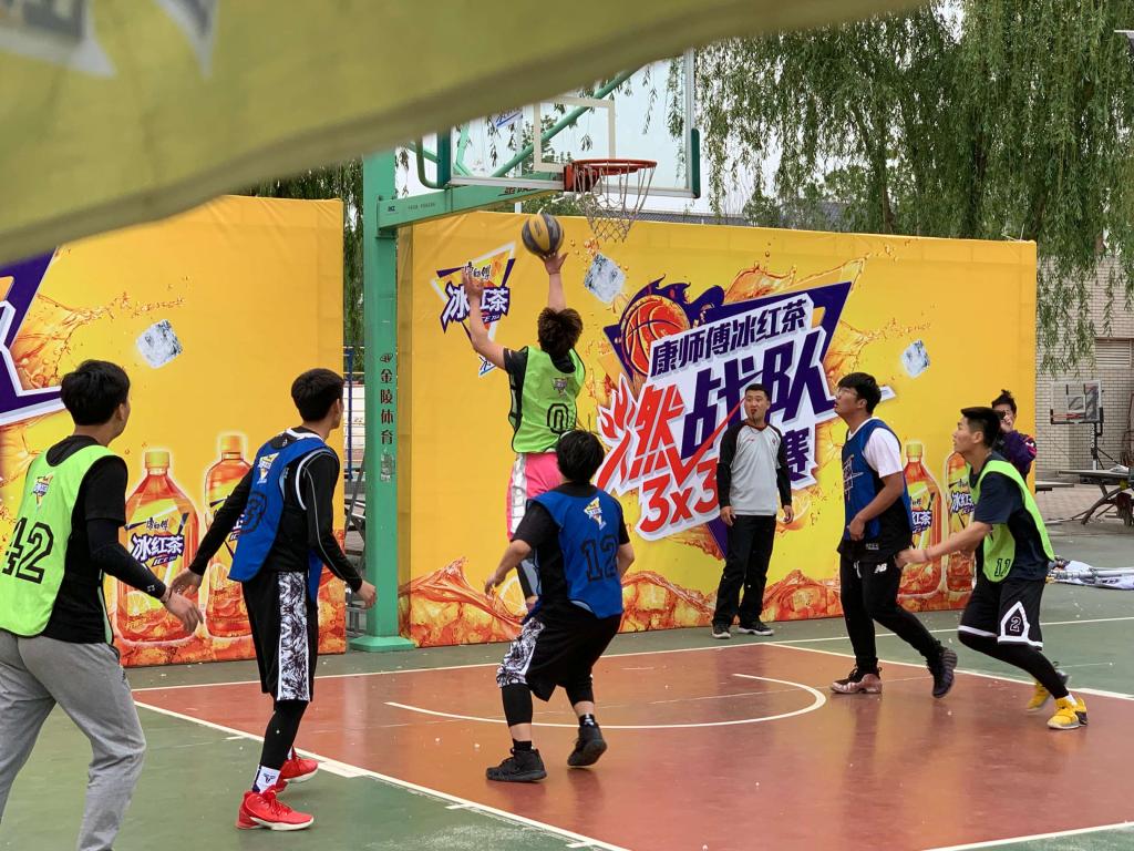 篮球赛比赛现场